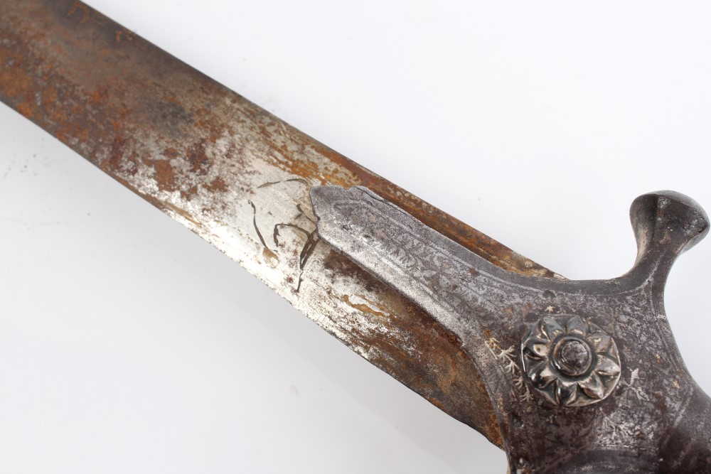 19th century Indian tulwar with traditional steel hilt with disc pommel and traces of silver inlay - Image 7 of 13