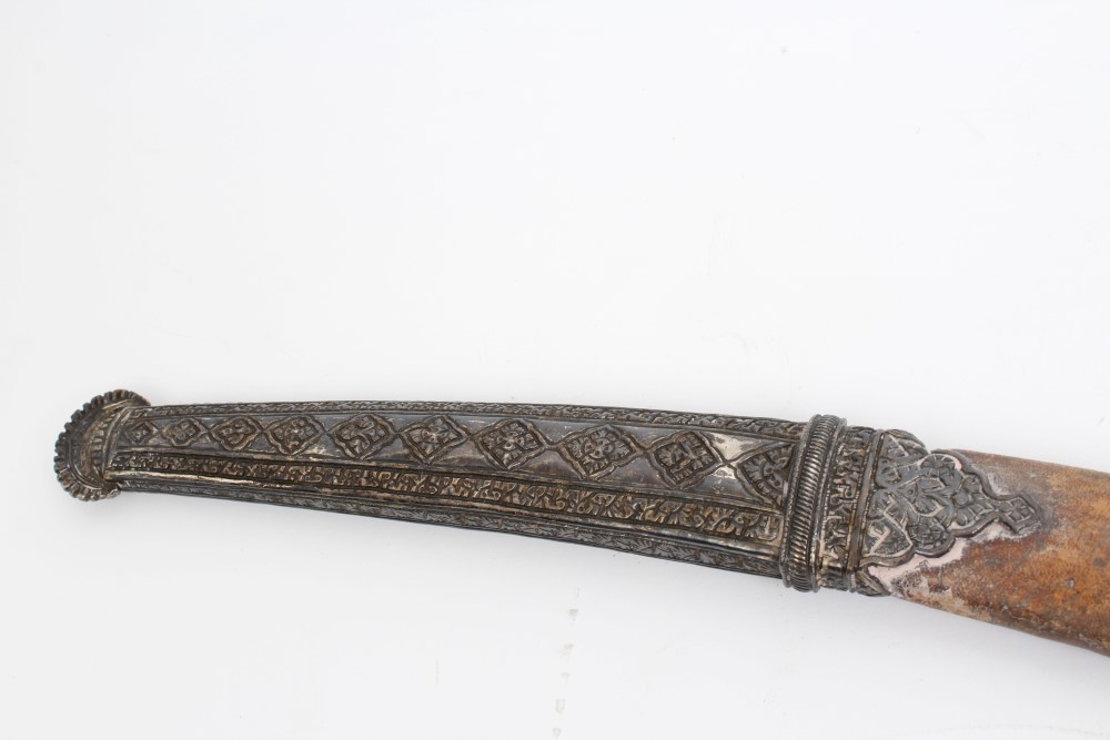 19th century Indian tulwar with traditional steel hilt with disc pommel and traces of silver inlay - Image 13 of 13