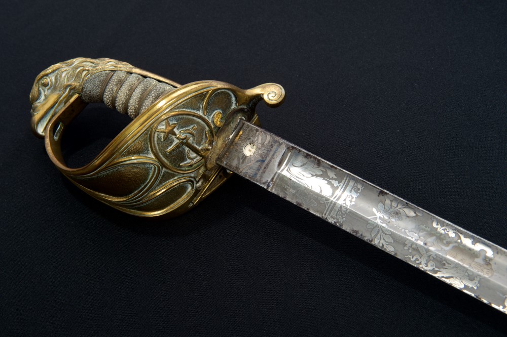 Rare late 19th century Republic of Chile Naval Officers' sword with gilt brass eagle's head pommel, - Image 3 of 4