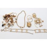 Various gold jewellery - to include rings, chains,