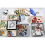 Group of vintage costume jewellery - including paste set, rhinestone, Art Deco necklace,