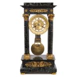 19th century four-pillar mantel clock with French eight day movement, with outside countwheel,