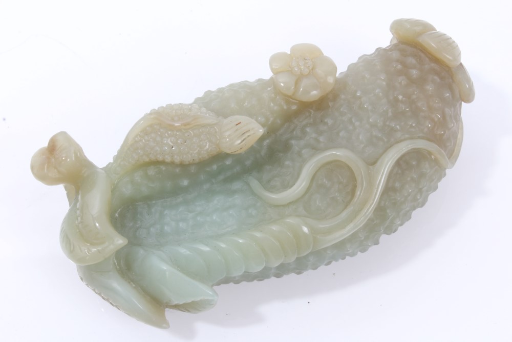 Chinese green jade carving of a fruit, 9. - Image 6 of 7