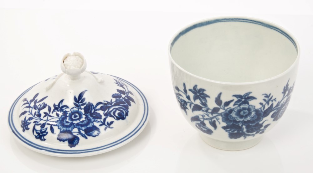 18th century Worcester blue and white sucrier and cover with applied floral knop, - Image 2 of 2