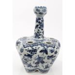 Late 19th / early 20th century Chinese export blue and white tulip vase with onion neck and five