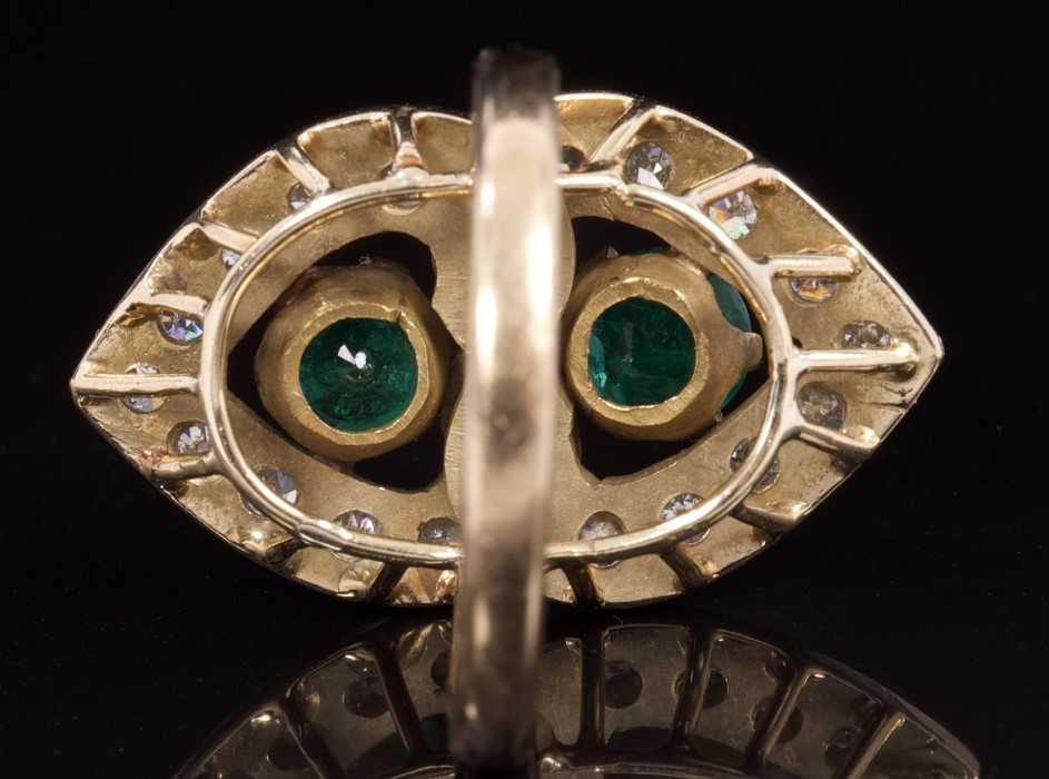 Emerald and diamond cocktail ring in the form of two interlocking hearts, - Image 4 of 4