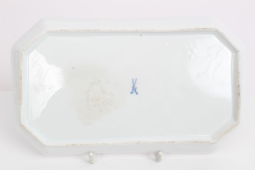 19th century German porcelain canted rectangular inkstand in the Meissen style, - Image 5 of 9