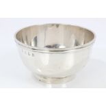Edwardian Irish silver sugar bowl of plain circular form, with stepped rim,