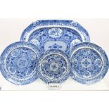 Early 19th century Spode blue and white 'Net Pattern' dinner service - comprising thirty pieces