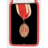 Fine Elizabeth II silver gilt and enamel Knight Bachelors' neck badge with ribbon,