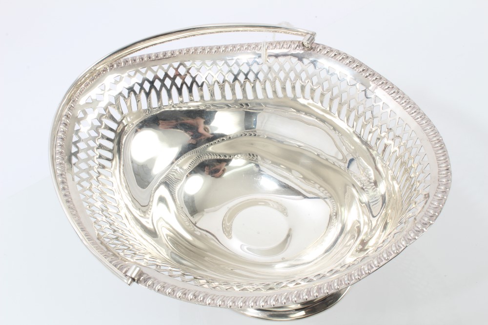 1920s silver swing-handled basket of shaped oval form, with pierced decoration and gadrooned border, - Image 2 of 4