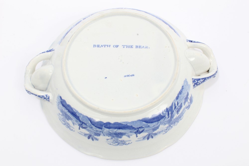 Early 19th century Spode blue and white hot water plate, - Image 5 of 6