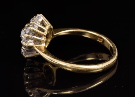 Diamond cluster ring, - Image 3 of 3