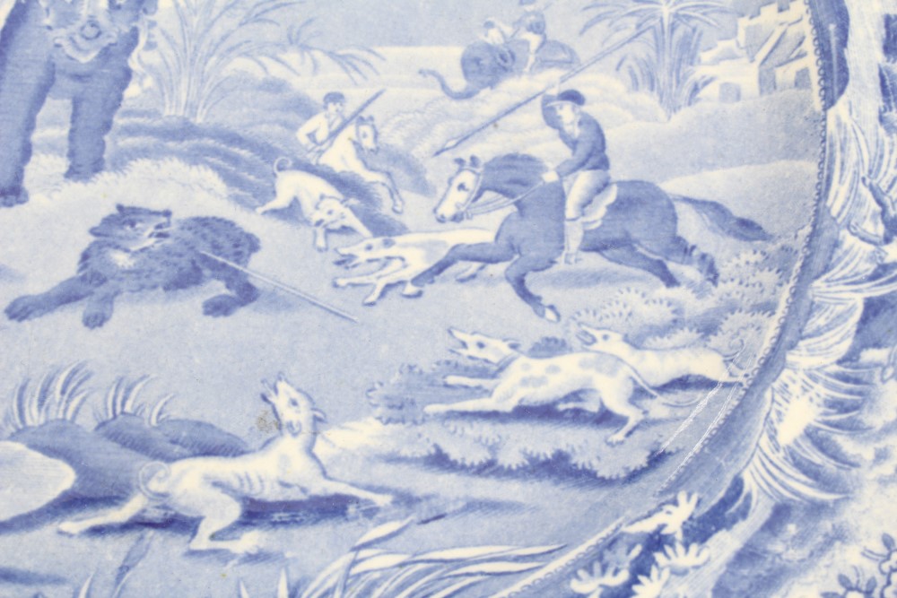 Early 19th century Spode blue and white hot water plate, - Image 4 of 6