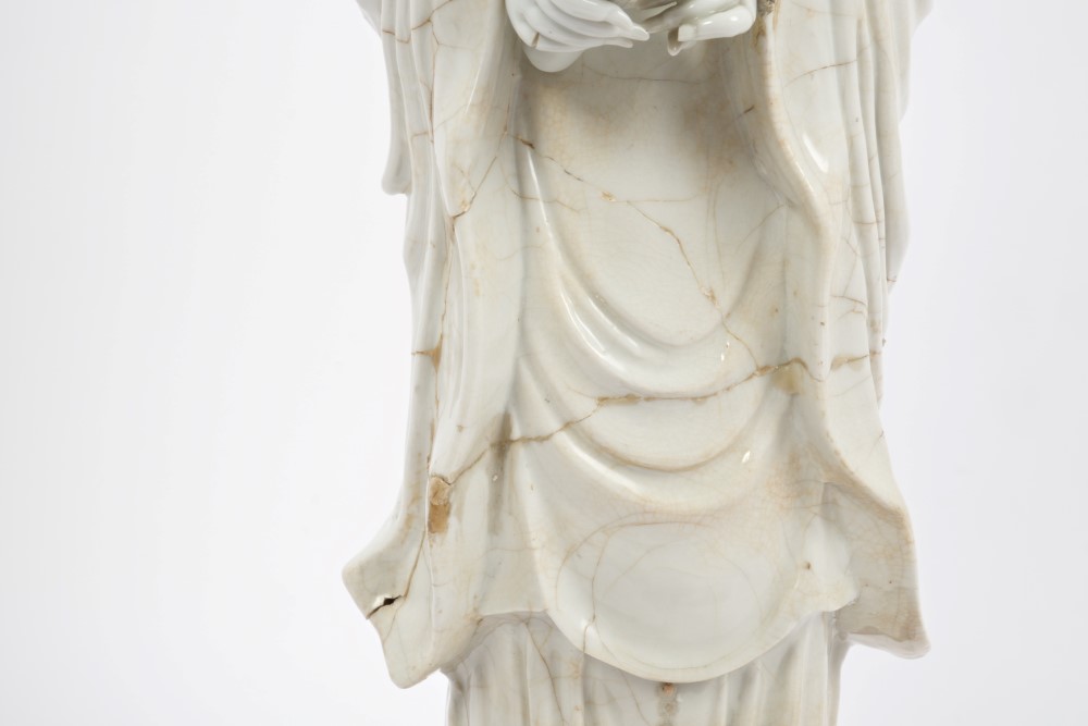 Large 17th century Chinese blanc-de-chine figure of Guanyin holding a scroll, - Image 5 of 7