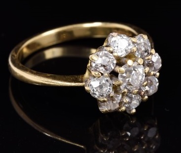 Diamond cluster ring, - Image 2 of 3