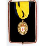 Fine Edwardian gold (22ct) and enamel Baronet's badge,
