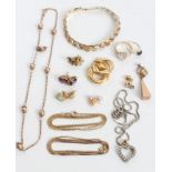 Group of gold and yellow metal jewellery - including gold (9ct) bracelet,