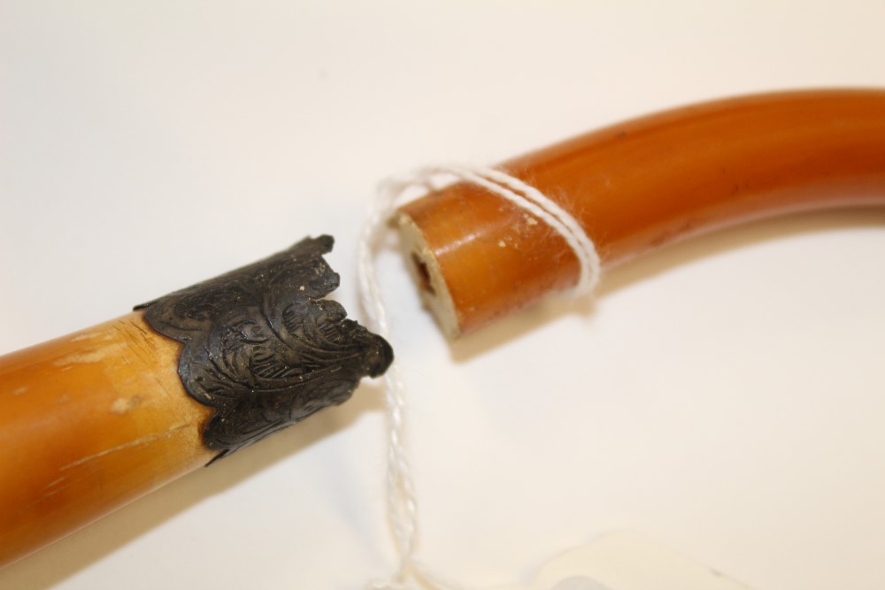 Good quality 19th century carved meerschaum pipe, the bowl as the the head of Bacchus, - Image 2 of 5