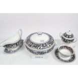 Good quality Wedgwood Florentine dinner service (74 pieces) CONDITION REPORT Perfect,