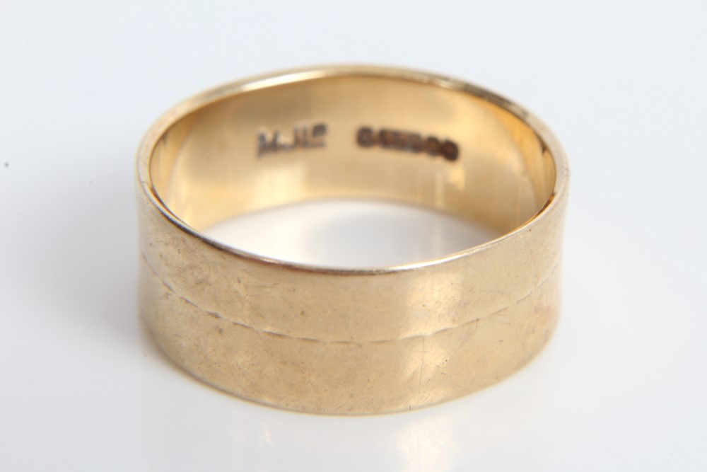 Gold (9ct) wedding ring, 3.
