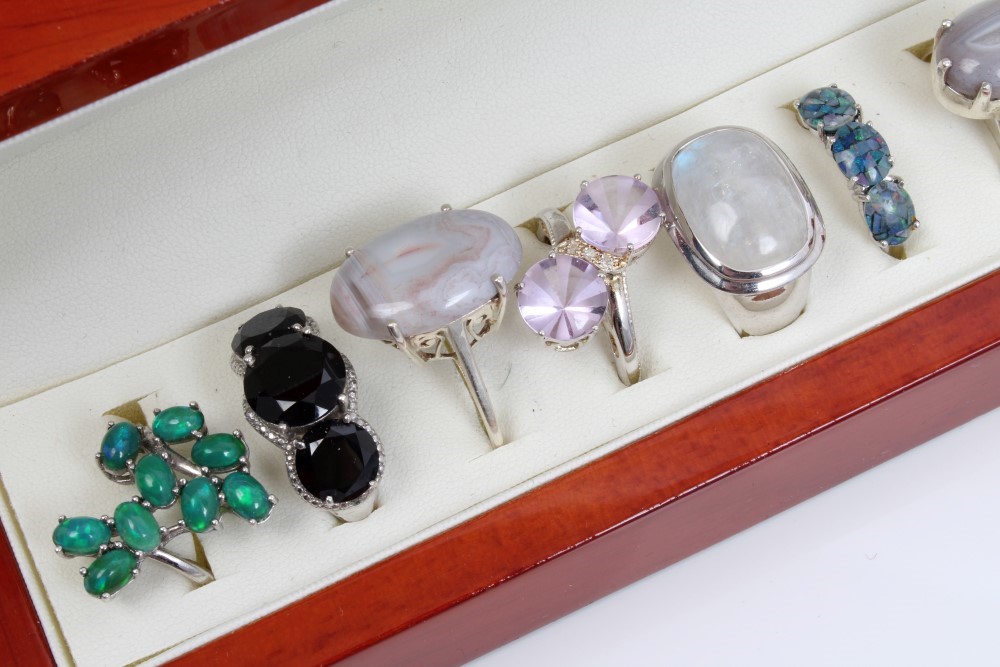 Collection of silver gem set dress rings in two display boxes - Image 5 of 7