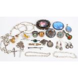 Vintage jewellery - to include Scottish agate brooch, two micromosaic brooches,