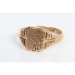 Art Deco gentlemen's gold (9ct) signet ring, with engraved initials - B.R.