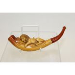 Late 19th century carved meerschaum cheroot holder, carved with the Lion of Lucerne,