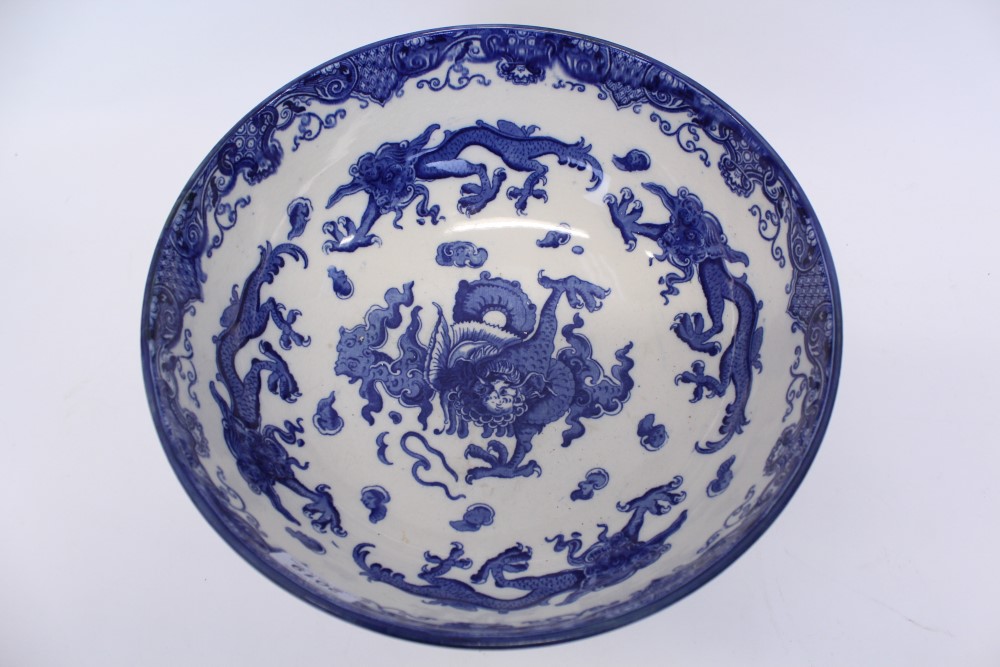 Royal Doulton Oyama pattern blue and white pedestal bowl with dragon decoration CONDITION - Image 2 of 3