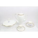 Extensive Wedgwood California W4377 pattern tea coffee and dinner service (107 pieces)