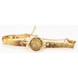 A vintage 9ct. gold cased Tudor Royal lady's wristwatch with seventeen jewel movement - Chester 1954