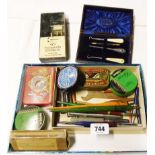 A collection of fountain pens including a Platignum, Parker, Osmiroid '65' set, etc. - sold with