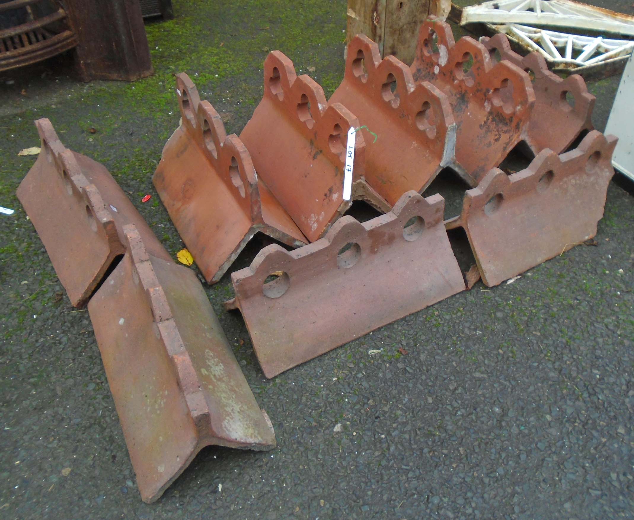 Nine ridge tiles in two designs - various condition