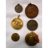 A Daily Mail Boer War commemorative medal, a First World War Victory Medal to Private J.R.E. Ivey