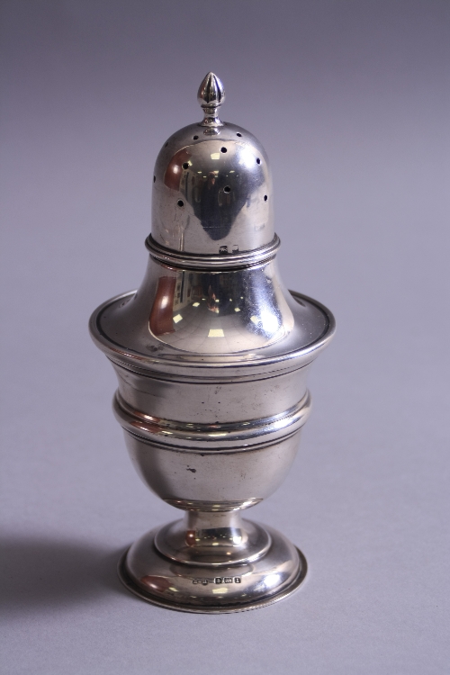 A SILVER SUGAR SIFTER, Birmingham 1910, approximate weight 109 grams