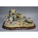 A LIMITED EDITION LILLIPUT LANE SCULPTURE, modelled as 'Beside the Seaside', L2320, 684/2000, with