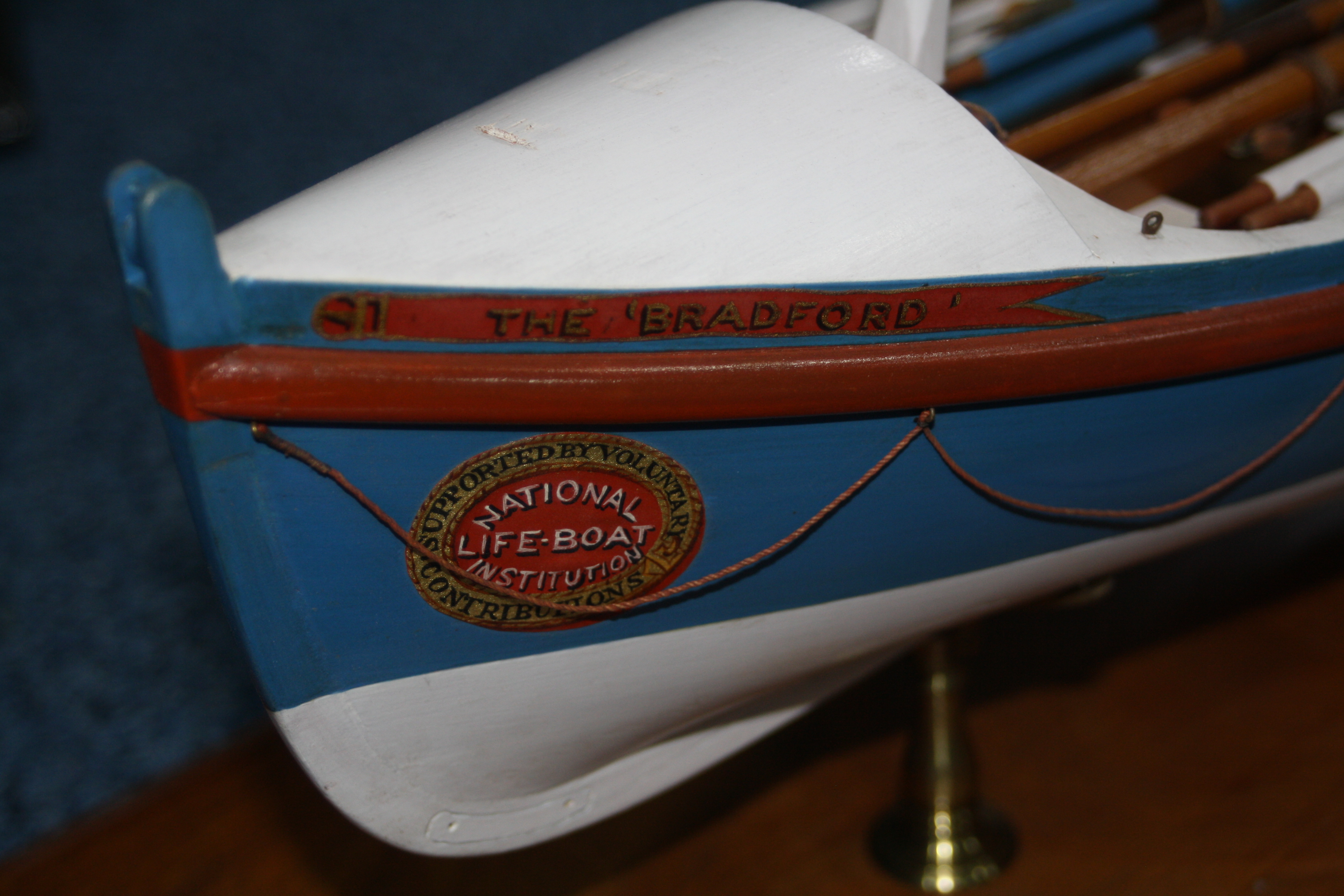 A SCRATCH BUILT WOODEN AND METAL MODEL OF A RAMSGATE LIFE BOAT, 'The Bradford', painted blue and - Image 6 of 6