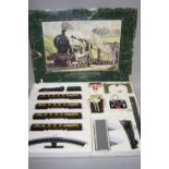 A BOXED HORNBY RAILWAYS OO GAUGE 'SILVER JUBILEE PULLMAN' SET, no. R687, comprising locomotive '