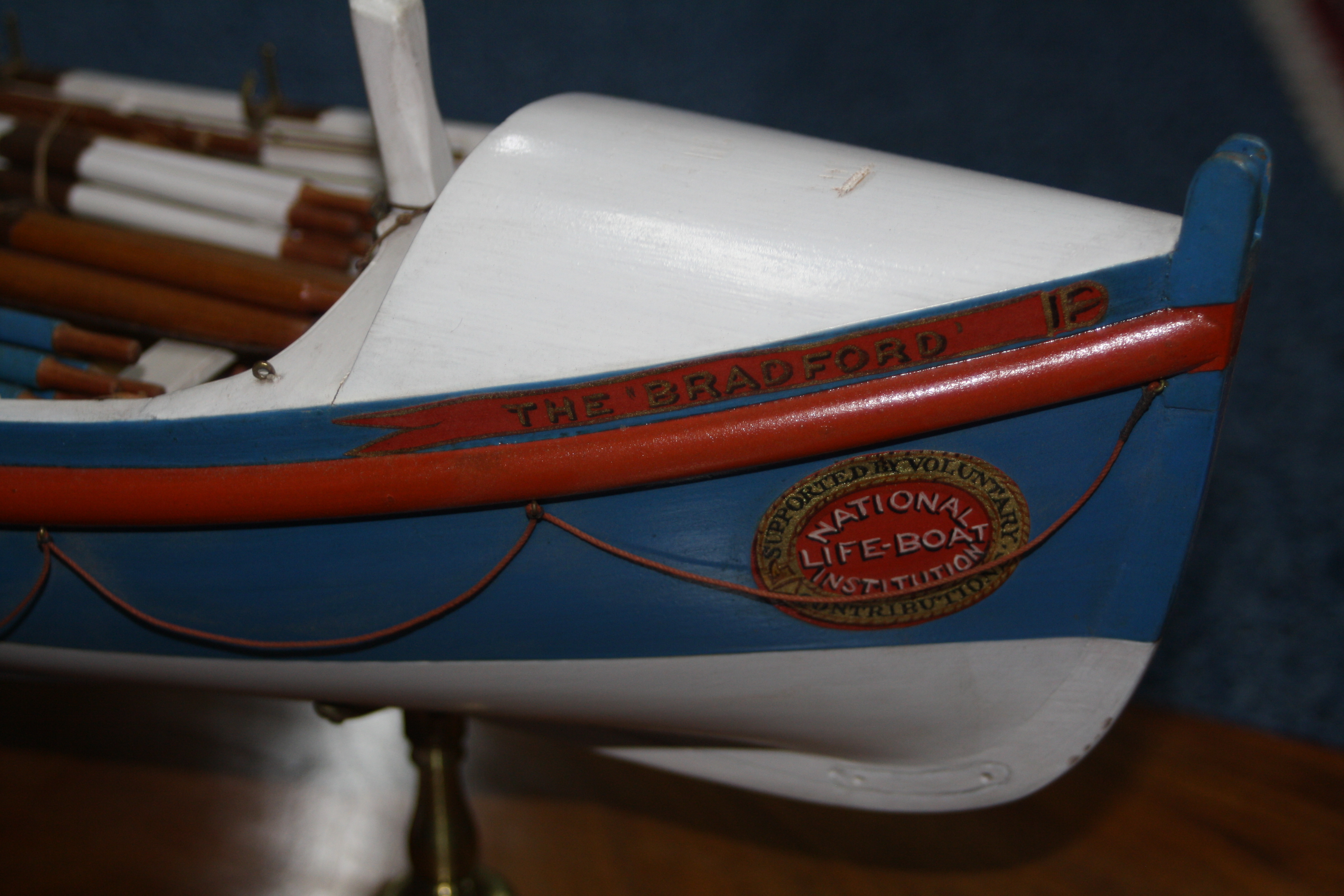 A SCRATCH BUILT WOODEN AND METAL MODEL OF A RAMSGATE LIFE BOAT, 'The Bradford', painted blue and - Image 4 of 6