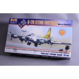 AN UNBUILT BOXED HONG KONG MODELS BOEING B-17G FLYING FORTRESS PLASTIC AIRCRAFT CONSTRUCTION KIT,