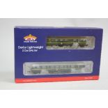 A BOXED BACHMANN OO GAUGE DERBY LIGHTWEIGHT TWO CAR DMU SET, no. 32-516, B.R. green livery, complete