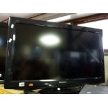 PANASONIC 32' LCD TV (remote)