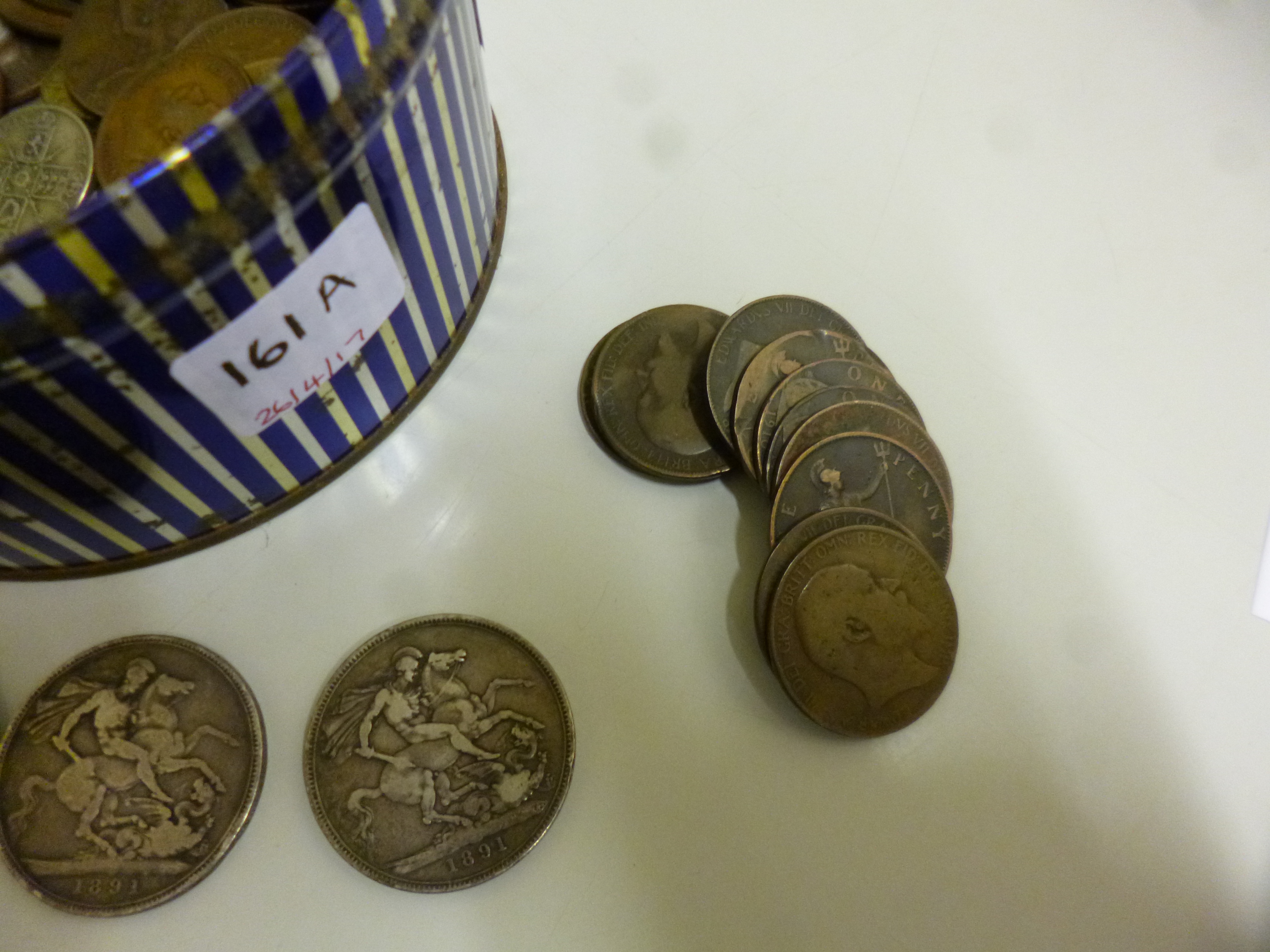 A TIN OF COINS, to include two Victoria crown 1891, France 5 Francs 1848, 1868, other silver - Bild 3 aus 4