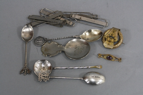 A MIXED LOT, to include two silver teaspoons, two brooches, etc