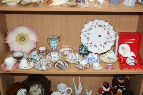 VARIOUS CABINET COFFEE/TEA CUPS AND SAUCERS, PLATES, VASES, etc, to include boxed Royal Doulton