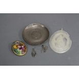 A MOTHER OF PEARL PLAQUE, (damaged) Chinese dish, pendant on chain and a painted brooch (4)