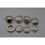 A MIXED LOT OF SEVEN RINGS, 9ct, yellow metal and silver