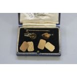 A PAIR OF 9CT CUFFLINKS, a pair of 9ct studs and a tie pin