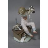 A BOXED LLADRO FIGURE GROUP, 'Pick of the Litter' No 7621